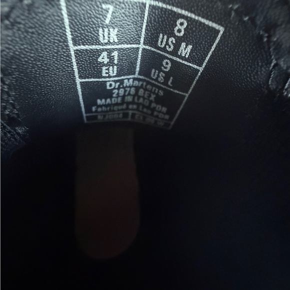 Doc Martens 2976 Smooth Leather Platform Chelsea Boots Men’s Sz 8 Women’s 9.5 - Picture 7 of 8